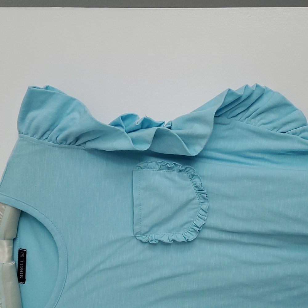 Great condition! Cute summer ruffle sleeve top Size M